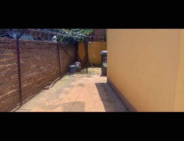 2 BEDROOM HOUSE FOR SALE IN PIMVILLE ZONE 6